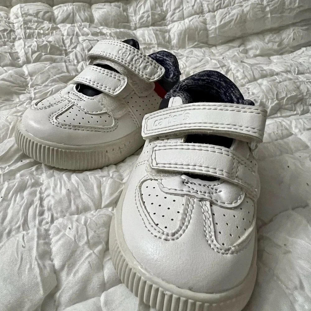 Boys size 4 shoes. Like new, Carter’s brand